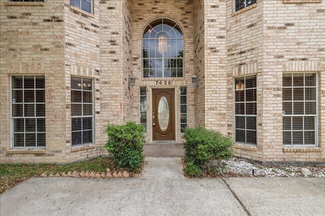 Foto del edificio - 7426 Lake Travis Dr