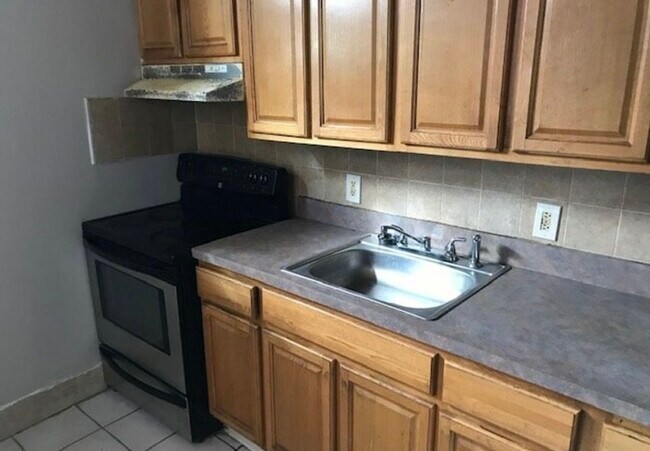 Kitchen - 1428 N 4th St