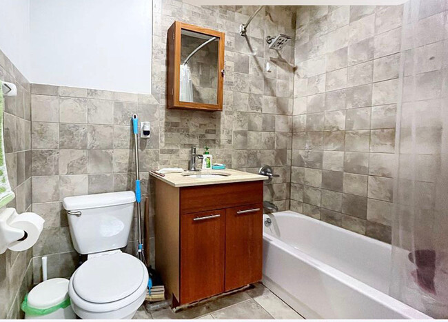 bathroom - 7117 162nd St