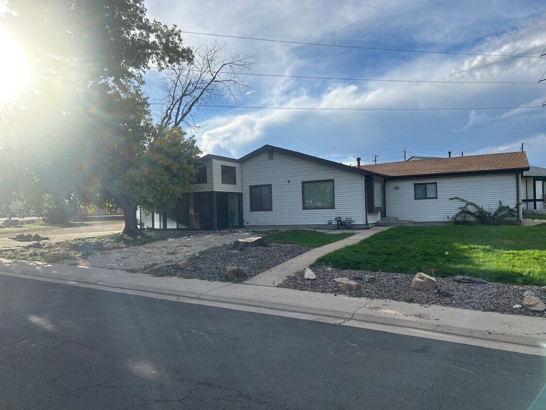 Foto principal - 711 Downing Way