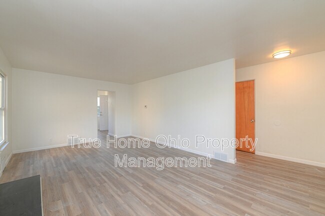 Building Photo - 1415 Dietz Ave