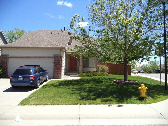 3 bedrooms plus loft! Main Floor Master plus so much more! - 3 bedrooms plus loft!  Main Floor Master plus so much more!