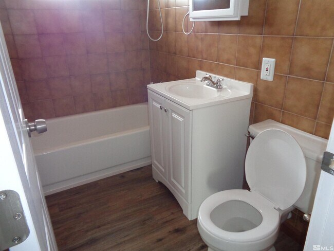 Building Photo - 1398 Topaz Ln