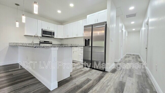 Foto del edificio - 5050 Jones Dr