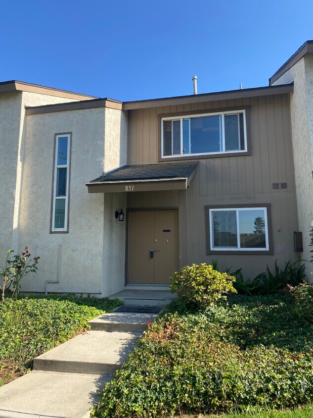 Foto principal - 851 Hartford Ln