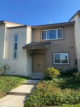 Building Photo - 851 Hartford Ln