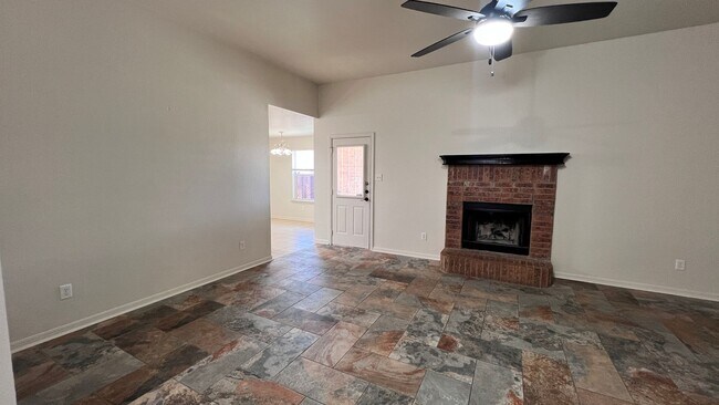 Building Photo - Newly Remodeled 4 Br 2 Bath off Stan Schlu...