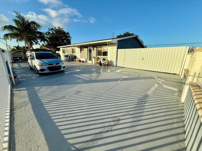 Foto del edificio - 6202 SW 107th Ave