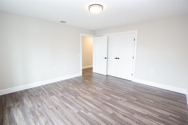 Foto del edificio - 4810 ASCHOFF Pl