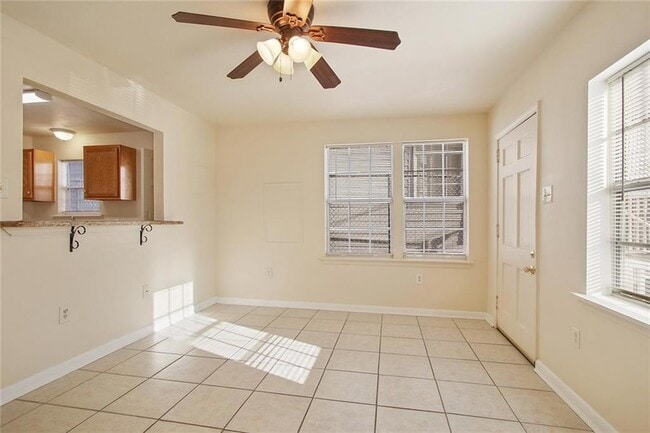 Building Photo - 3029 Bienville St
