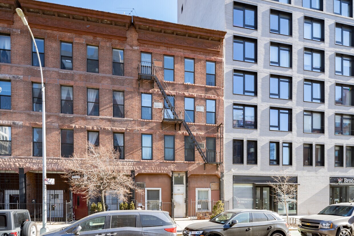 Primary Photo - 105 4th Ave