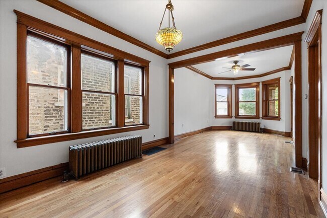 Foto del edificio - 928 W 32nd St