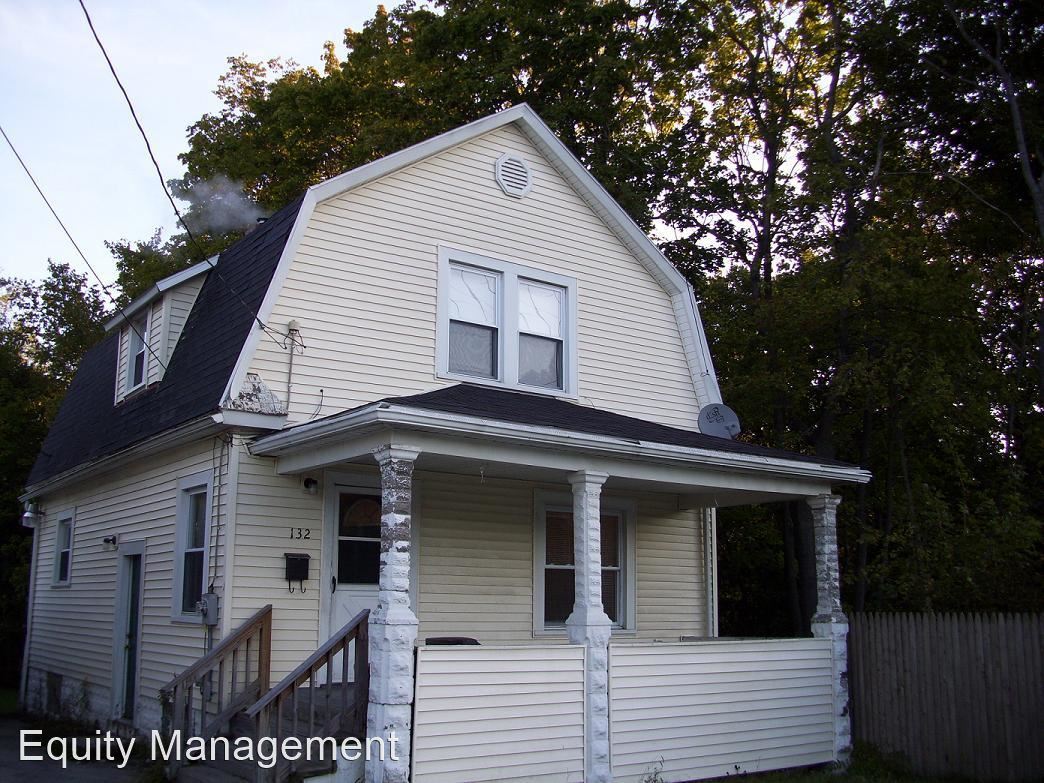 Primary Photo - 3 br, 1 bath House - 132 E. Liberty Street