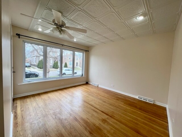 Foto del edificio - 3112 N New England Ave
