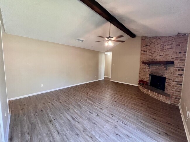 Foto del edificio - 1650 Shirley Cir