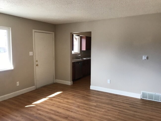 Photo - 1021 Delaware Drive Apartment
