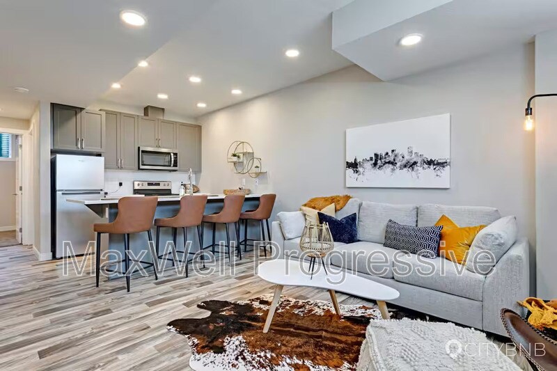 Photo principale - 10303-15103 158 St NW