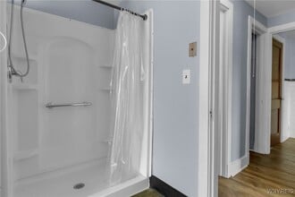 Building Photo - 85 Lake St