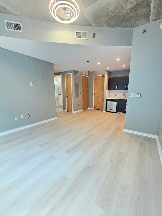 Foto del edificio - 600 12th Ave S