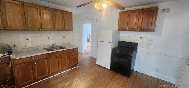 Building Photo - 82 Highland Ave