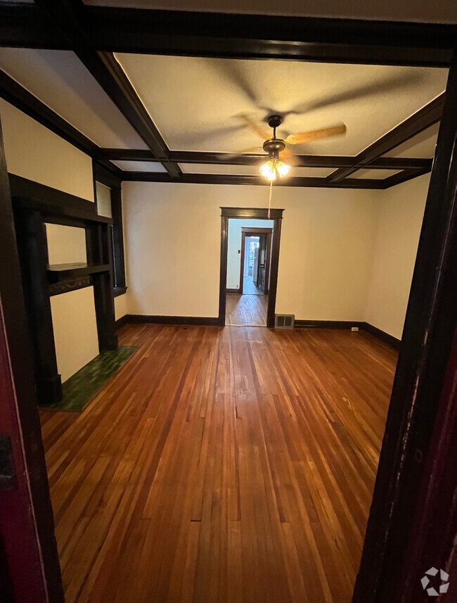 Building Photo - 2020 Allen Ave