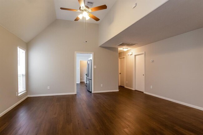 Foto del edificio - 13527 Ambrose St