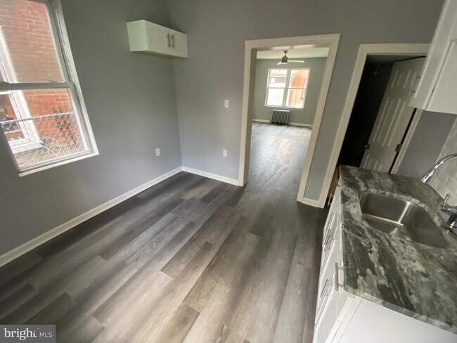 Foto del edificio - 618 W Mayfield St