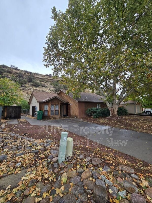 Building Photo - 3812 Wilshire Dr