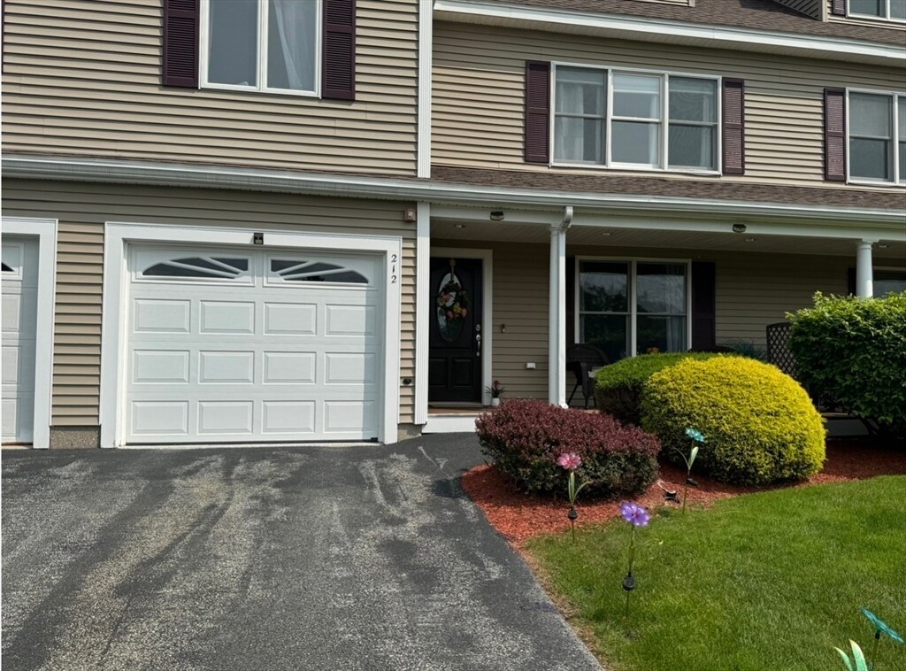 Foto principal - 218 Rangeway Rd