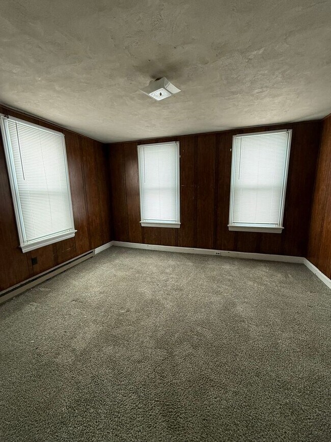 Foto del edificio - 344 E Park St