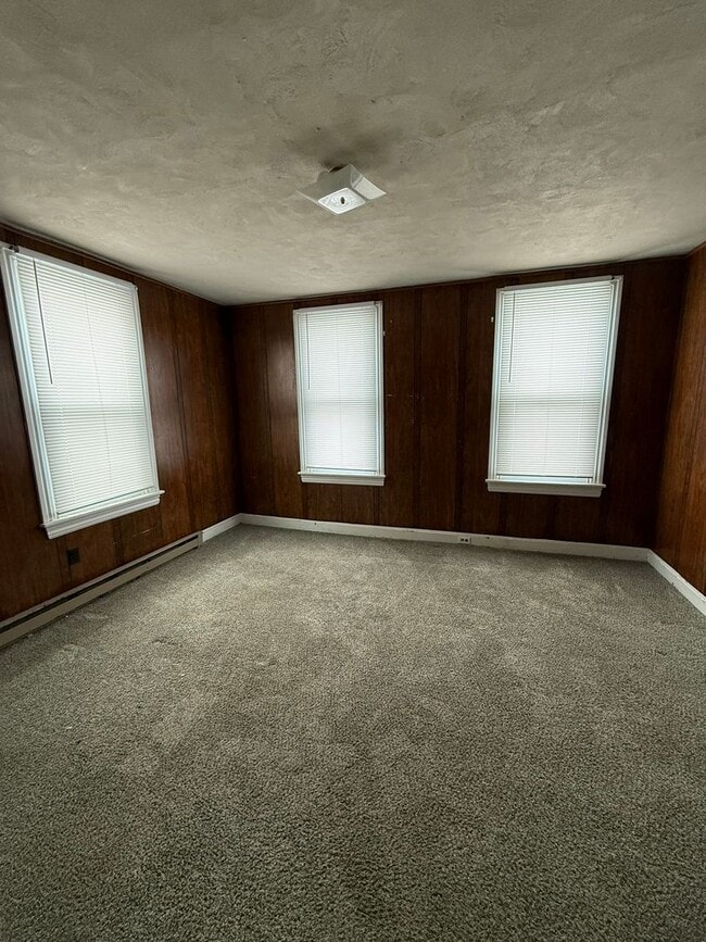 Building Photo - 344 E Park St