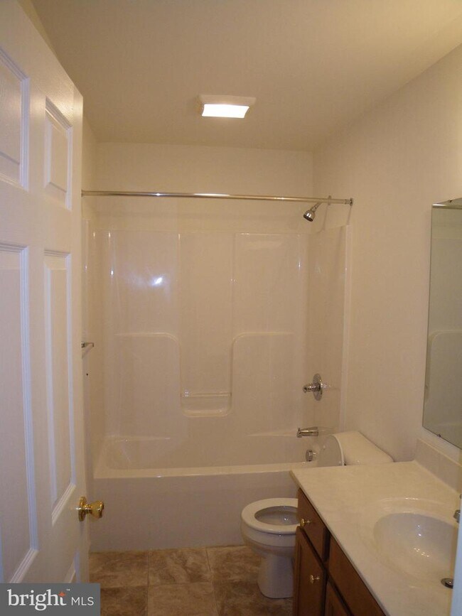 Building Photo - 351 Lantern Ln