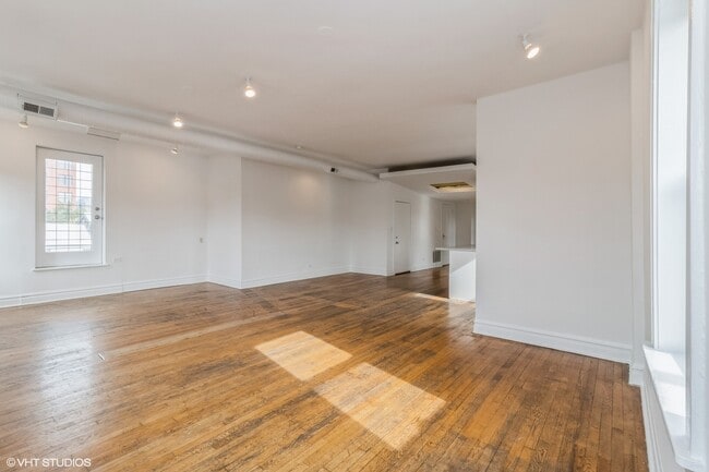 Building Photo - 1721 S Halsted St