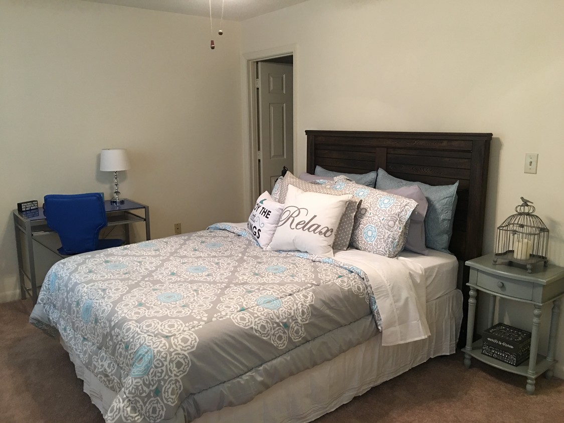 King or queen sized bedrooms - 116 Michael Dr