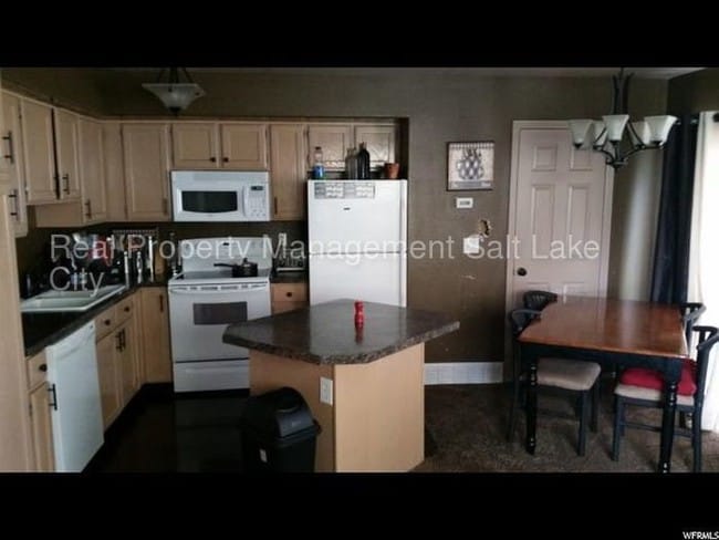 Building Photo - 6937 S Florentine Way