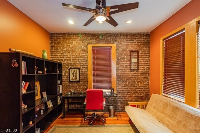 Foto del edificio - 152 Pine St