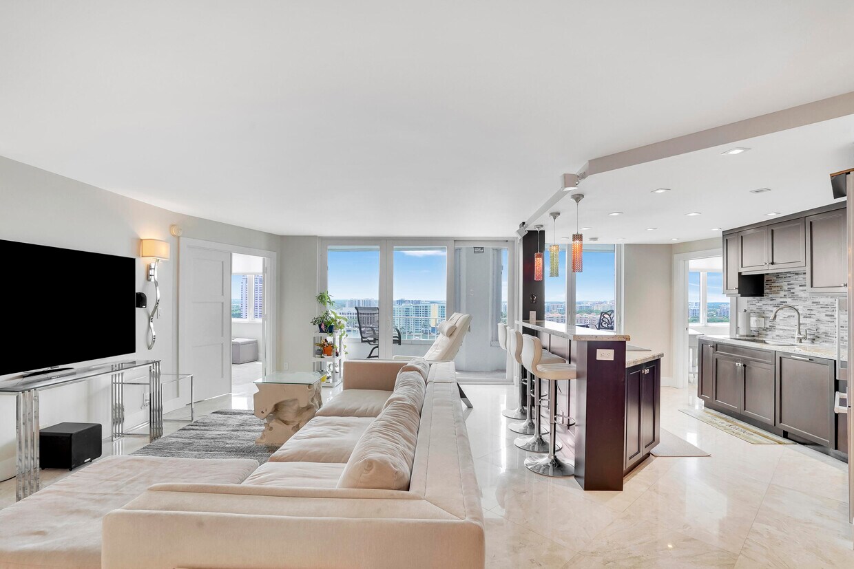 Primary Photo - 550 S Ocean Blvd