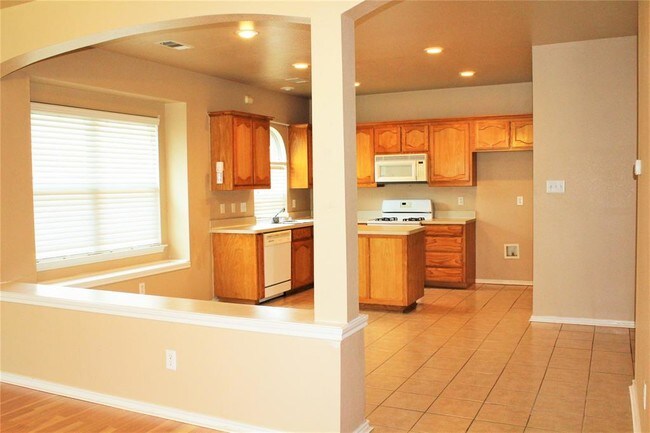 Building Photo - 5628 Nacona Dr