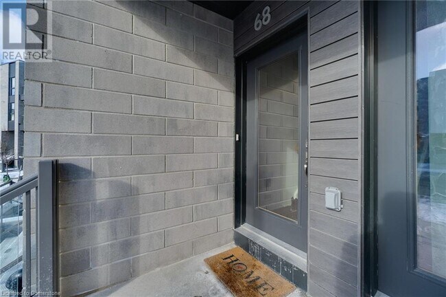 Building Photo - 261 Woodbine Ave