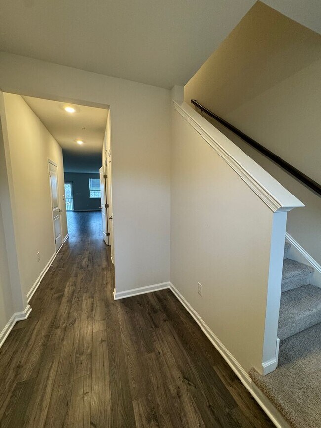 Foto del edificio - THREE BEDROOM NEW CONSTRUCTION PARKLAND SCHOOLS Townhome