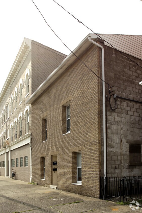 Foto del edificio - 1612 W Market St