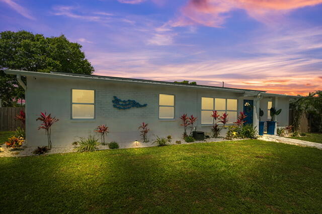 Foto del edificio - 936 SE Dolphin Dr