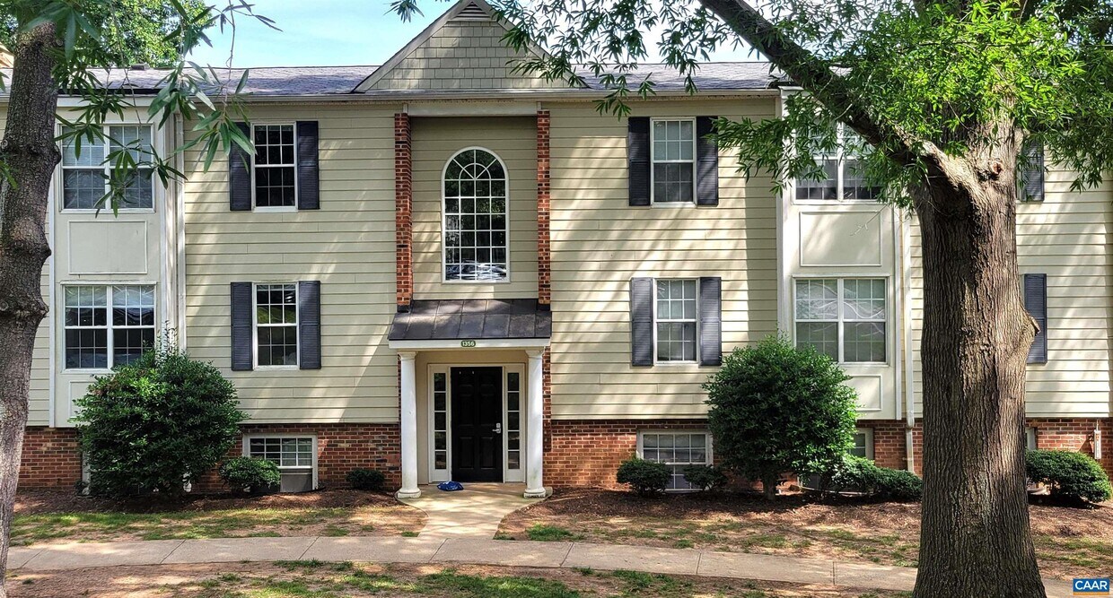 Primary Photo - 1356 Villa Way