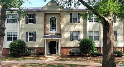 Building Photo - 1356 Villa Way