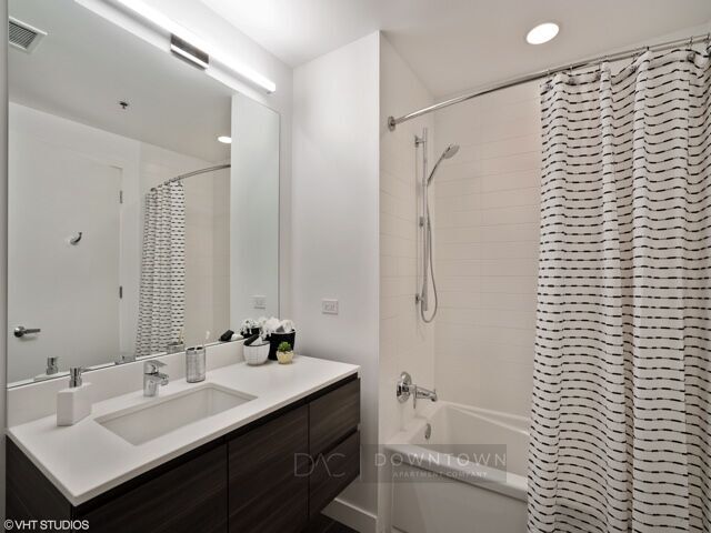 Foto del edificio - 412 N Wells St