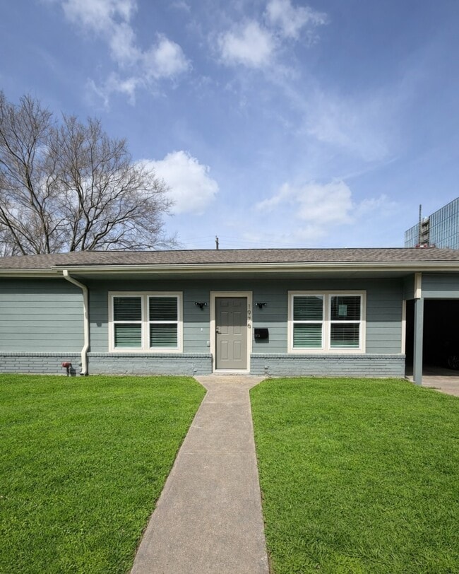 Foto del edificio - 1976 W McKinney St