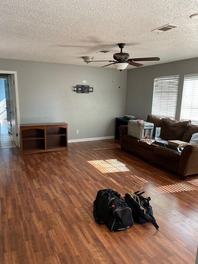 Foto del edificio - 626 Shug Jordan Pkwy