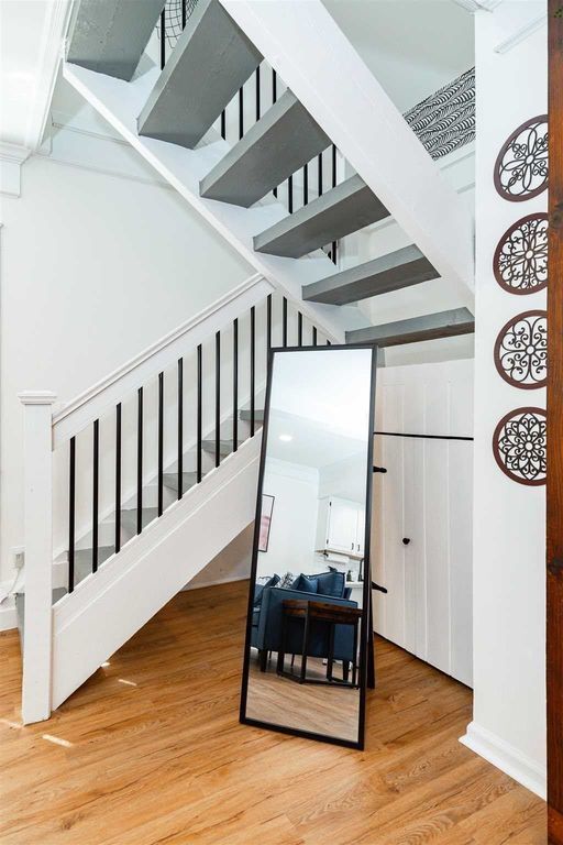 Building Photo - 48 Columbia St