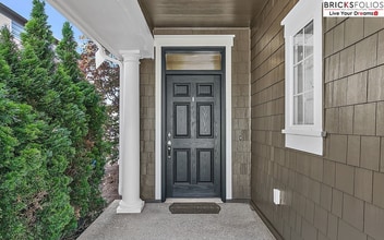 Building Photo - 814 Mount Baker Pl NE