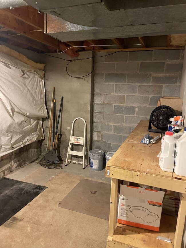 Building Photo - 119 Iron Oaks Cir